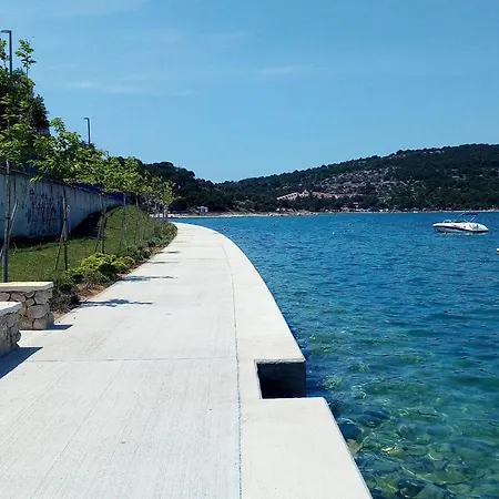 Apartment By The Sea Tisno, Murter - 810 Tisno